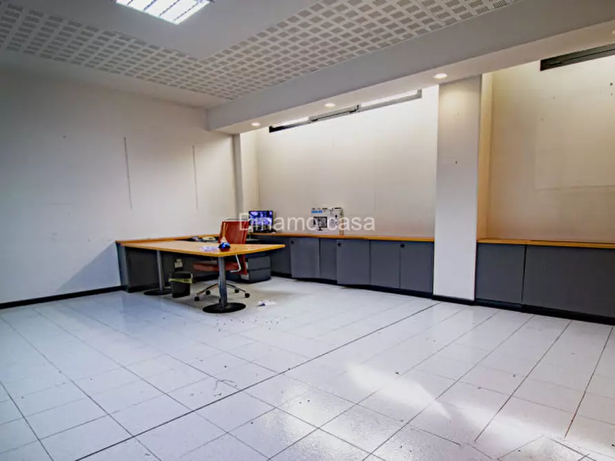 Immagine 3 di Ufficio in vendita  a Prato