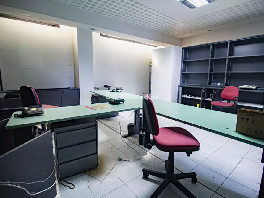 Immagine 9 di Ufficio in vendita  a Prato