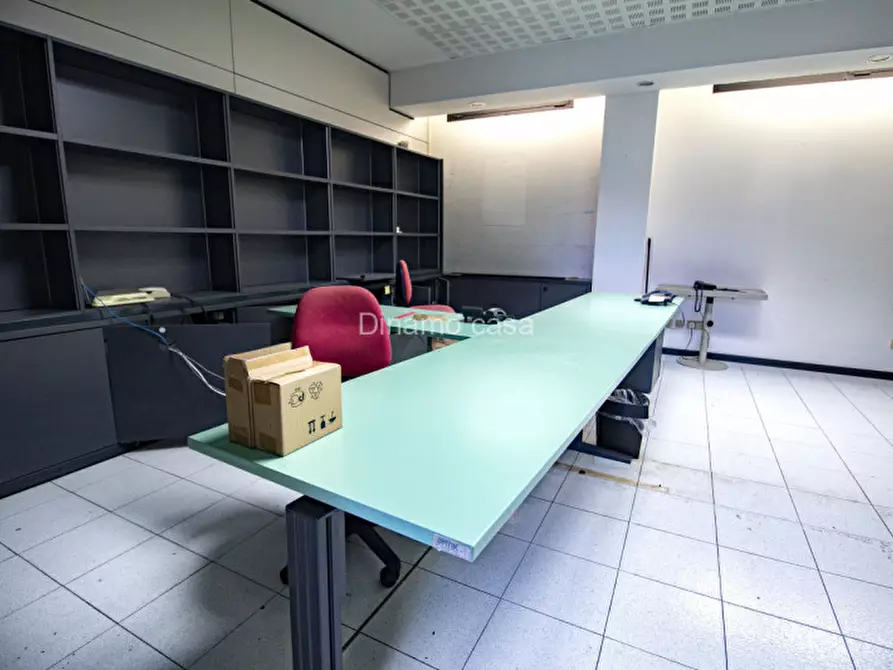 Immagine 10 di Ufficio in vendita  a Prato