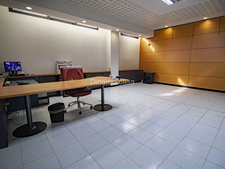 Immagine 17 di Ufficio in vendita  a Prato