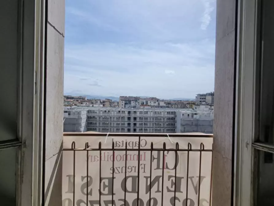 Immagine 5 di Appartamento in vendita  in VIA DONI a Firenze