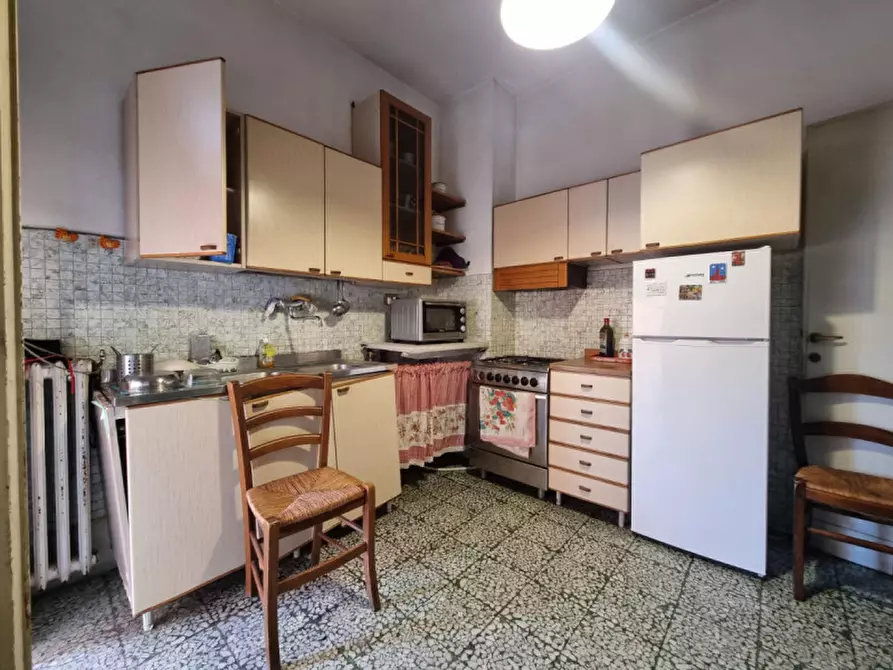 Immagine 6 di Appartamento in vendita  in VIA DONI a Firenze