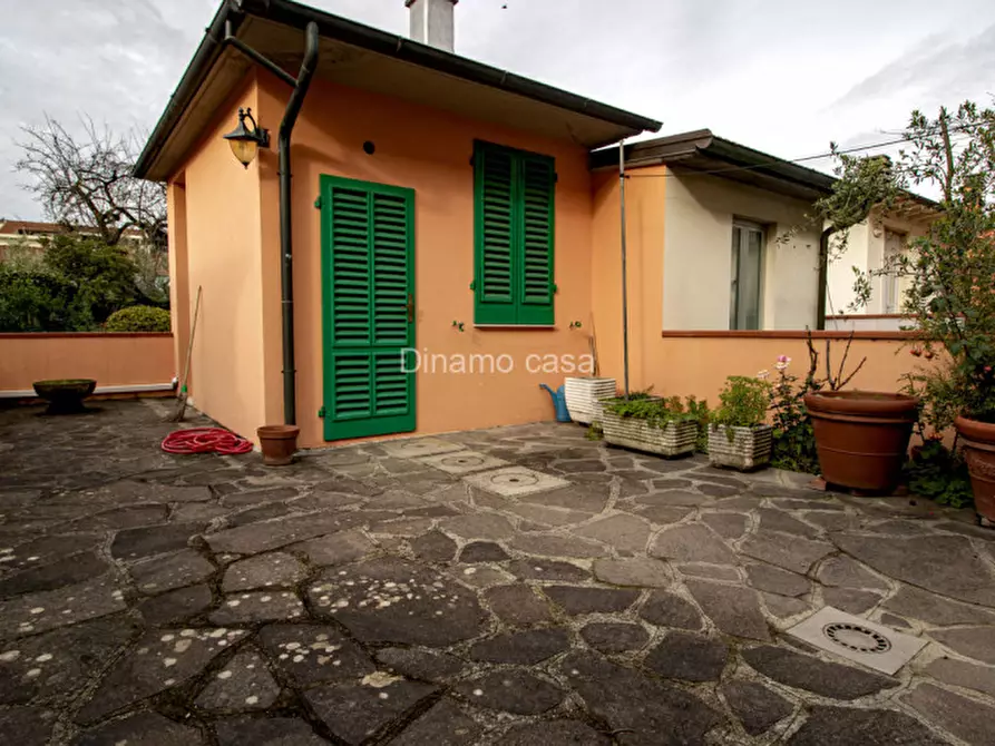 Immagine 13 di Appartamento in vendita  in Via del Molinaccio a Prato