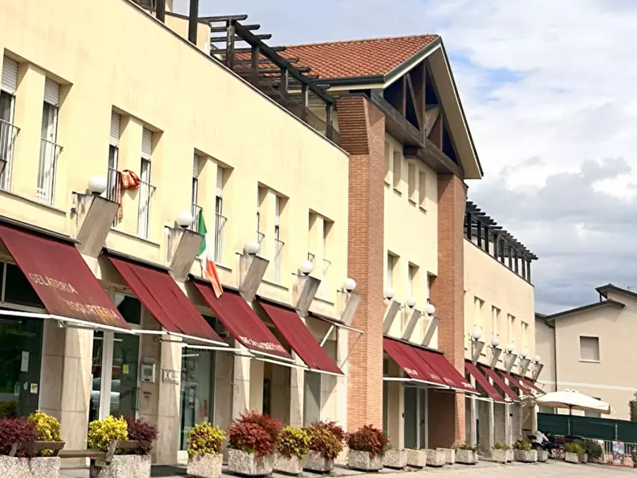 Immagine 1 di Negozio in affitto  in Viale della Repubblica, 14 a Sandrigo