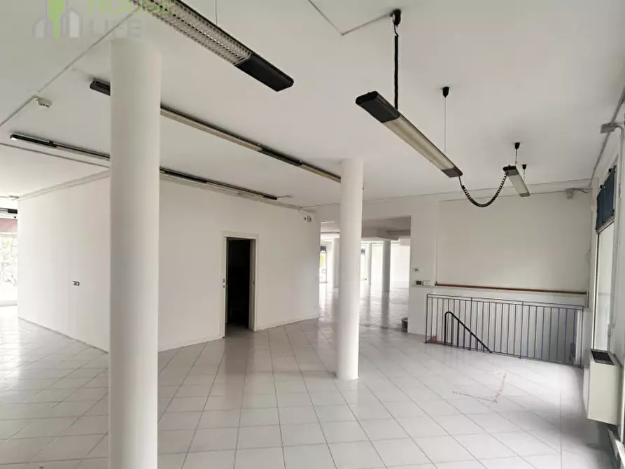 Immagine 2 di Negozio in affitto  in Viale della Repubblica, 14 a Sandrigo