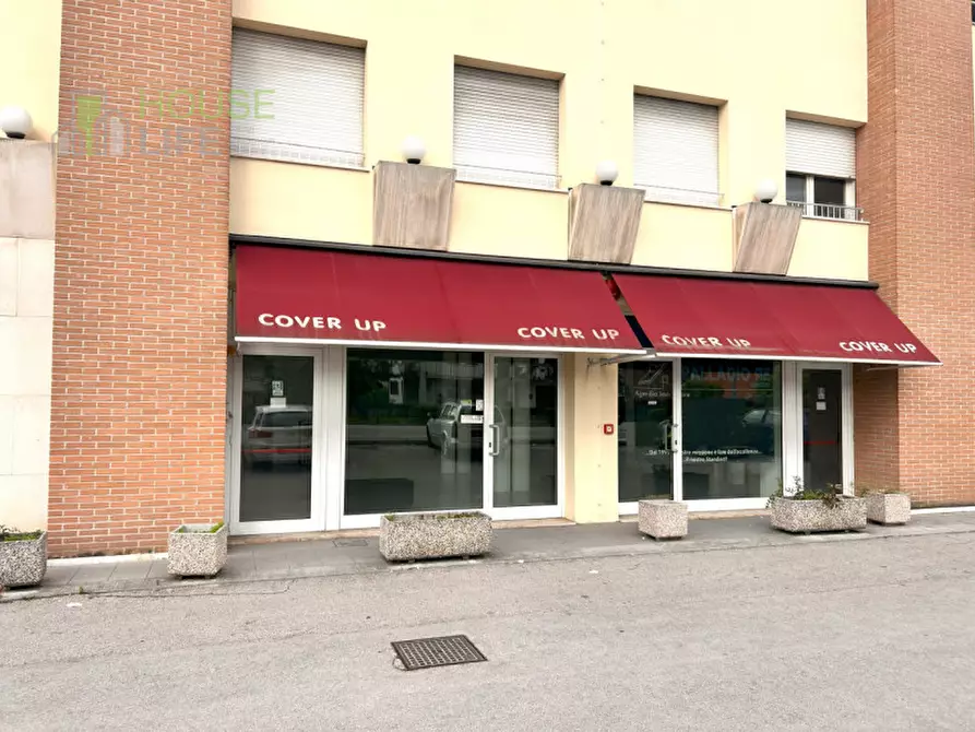 Immagine 6 di Negozio in affitto  in Viale della Repubblica, 14 a Sandrigo