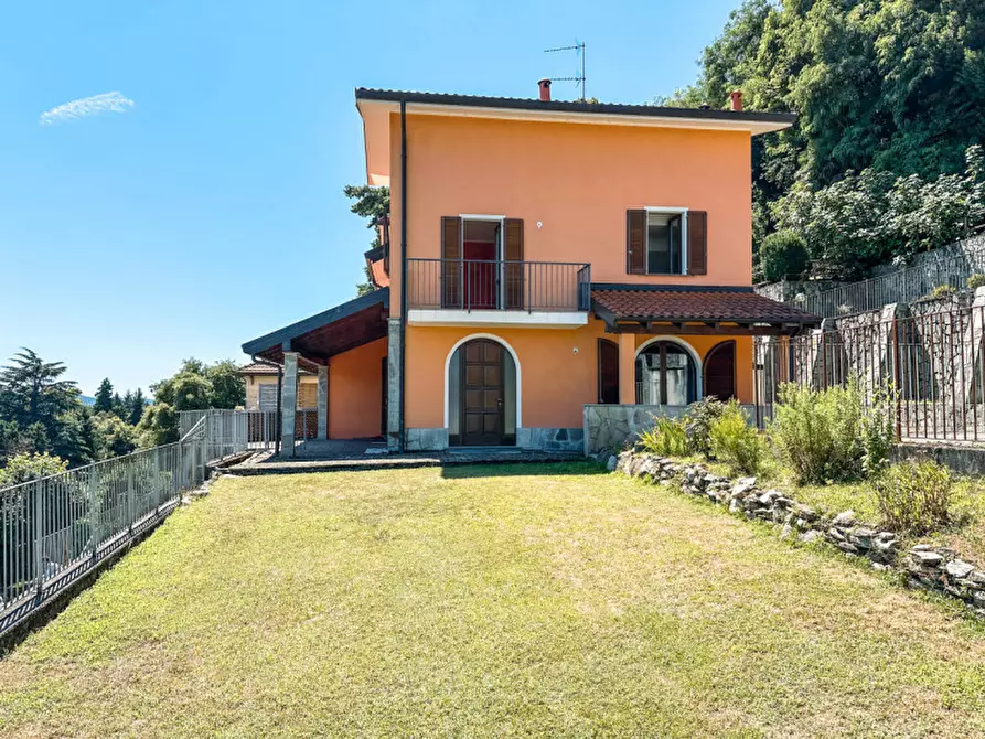 Immagine 1 di Villetta a schiera in vendita  in Via per Magognino 31/b a Belgirate