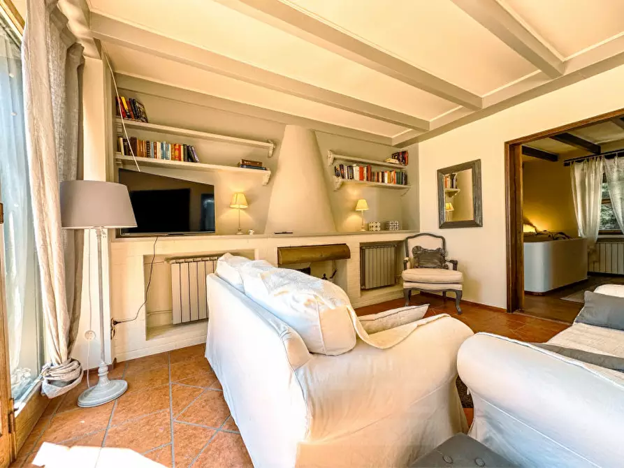 Immagine 7 di Villa in vendita  in Ss33 del sempione 77 a Belgirate