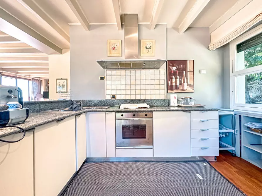 Immagine 9 di Villa in vendita  in Ss33 del sempione 77 a Belgirate