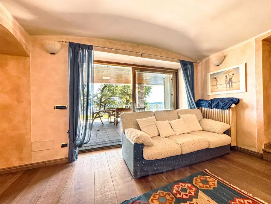 Immagine 17 di Villa in vendita  in Ss33 del sempione 77 a Belgirate