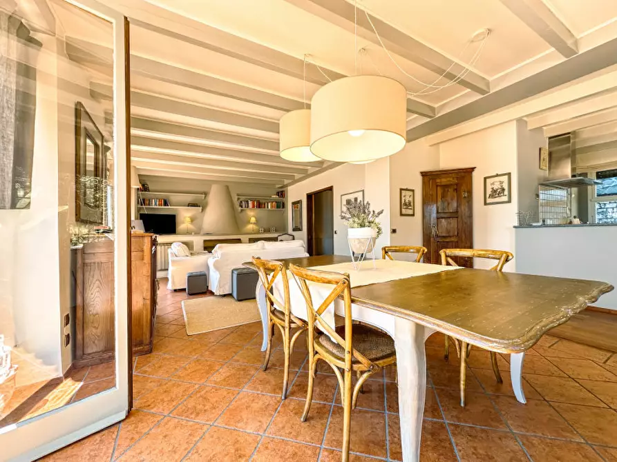 Immagine 19 di Villa in vendita  in Ss33 del sempione 77 a Belgirate