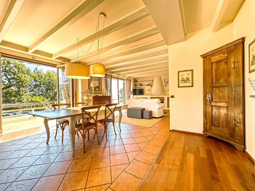 Immagine 23 di Villa in vendita  in Ss33 del sempione 77 a Belgirate