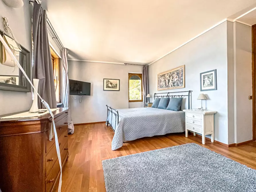 Immagine 24 di Villa in vendita  in Ss33 del sempione 77 a Belgirate