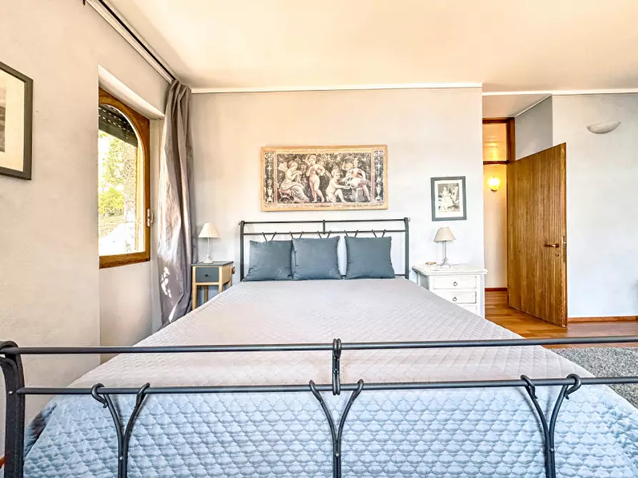 Immagine 25 di Villa in vendita  in Ss33 del sempione 77 a Belgirate