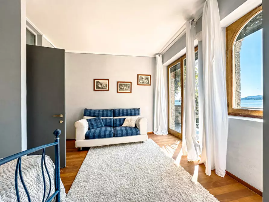 Immagine 30 di Villa in vendita  in Ss33 del sempione 77 a Belgirate