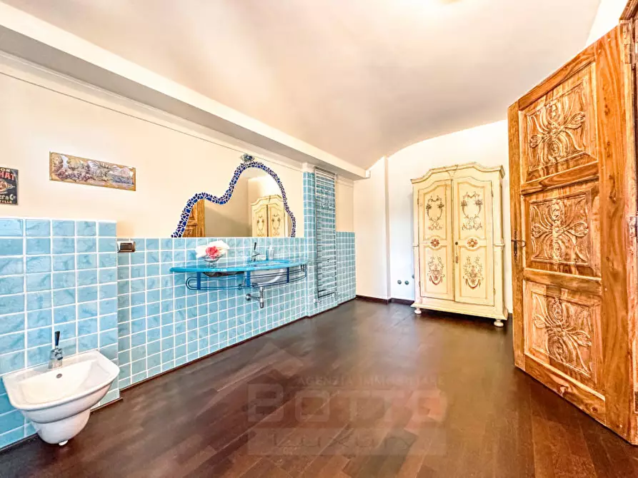 Immagine 32 di Villa in vendita  in Ss33 del sempione 77 a Belgirate