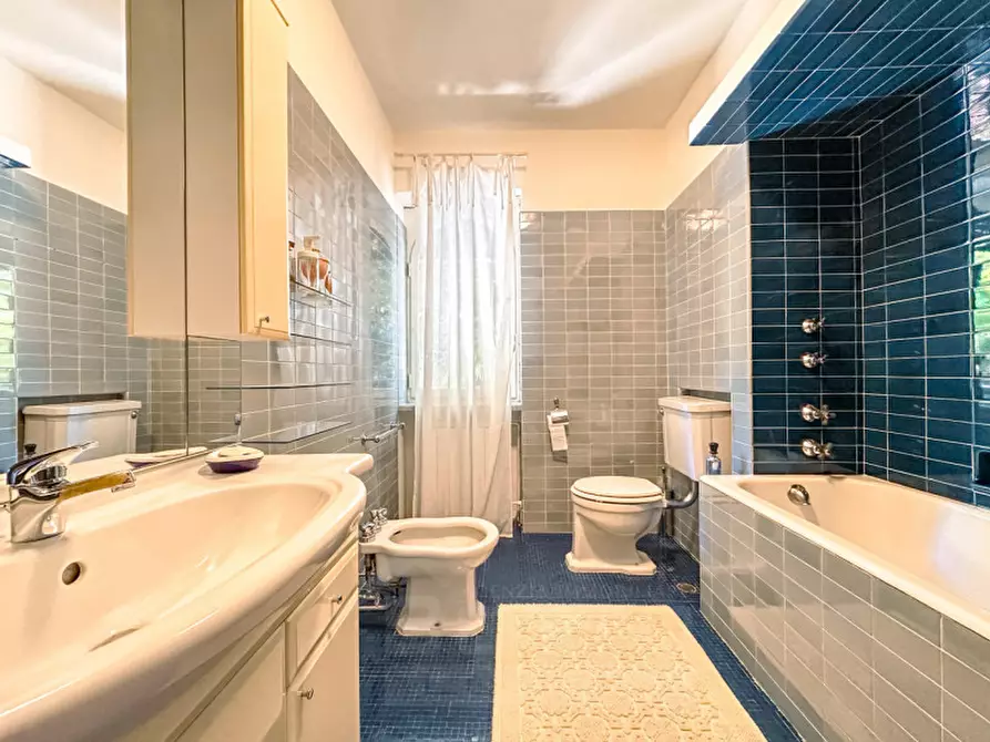 Immagine 34 di Villa in vendita  in Ss33 del sempione 77 a Belgirate