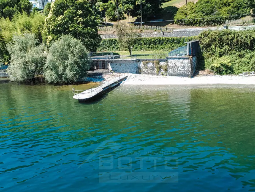 Immagine 39 di Villa in vendita  in Ss33 del sempione 77 a Belgirate