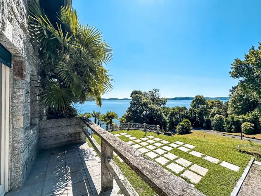 Immagine 45 di Villa in vendita  in Ss33 del sempione 77 a Belgirate