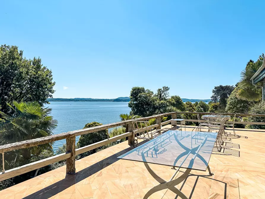 Immagine 48 di Villa in vendita  in Ss33 del sempione 77 a Belgirate