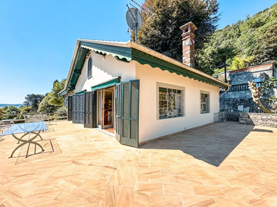 Immagine 49 di Villa in vendita  in Ss33 del sempione 77 a Belgirate