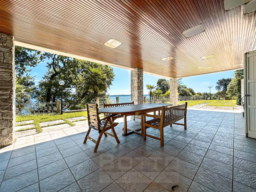 Immagine 50 di Villa in vendita  in Ss33 del sempione 77 a Belgirate