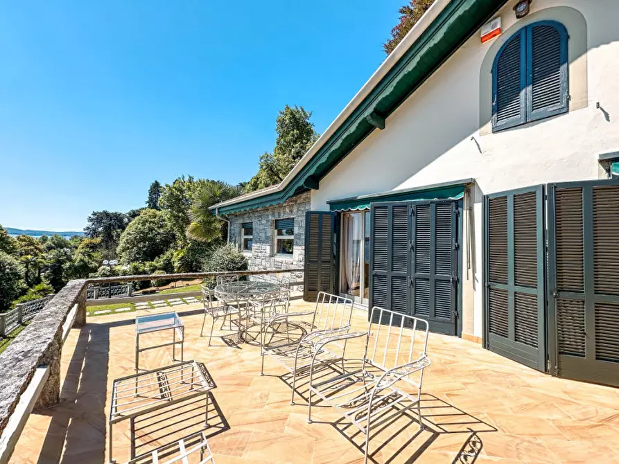 Immagine 51 di Villa in vendita  in Ss33 del sempione 77 a Belgirate