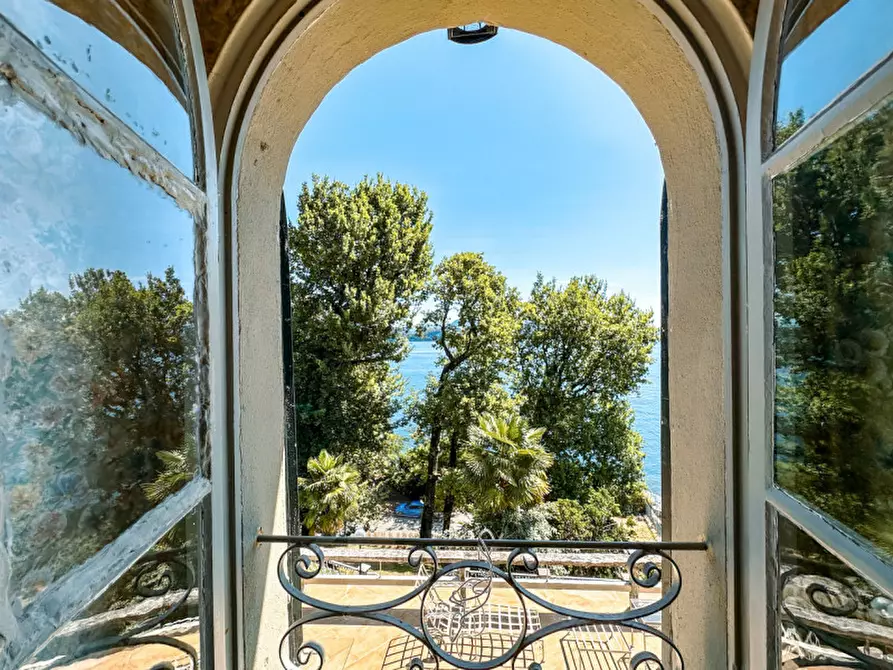 Immagine 57 di Villa in vendita  in Ss33 del sempione 77 a Belgirate