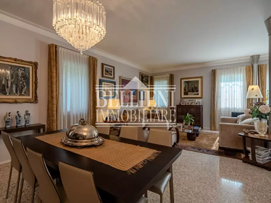 Immagine 1 di Villa in vendita  in Contra' Porta Santa Lucia a Vicenza