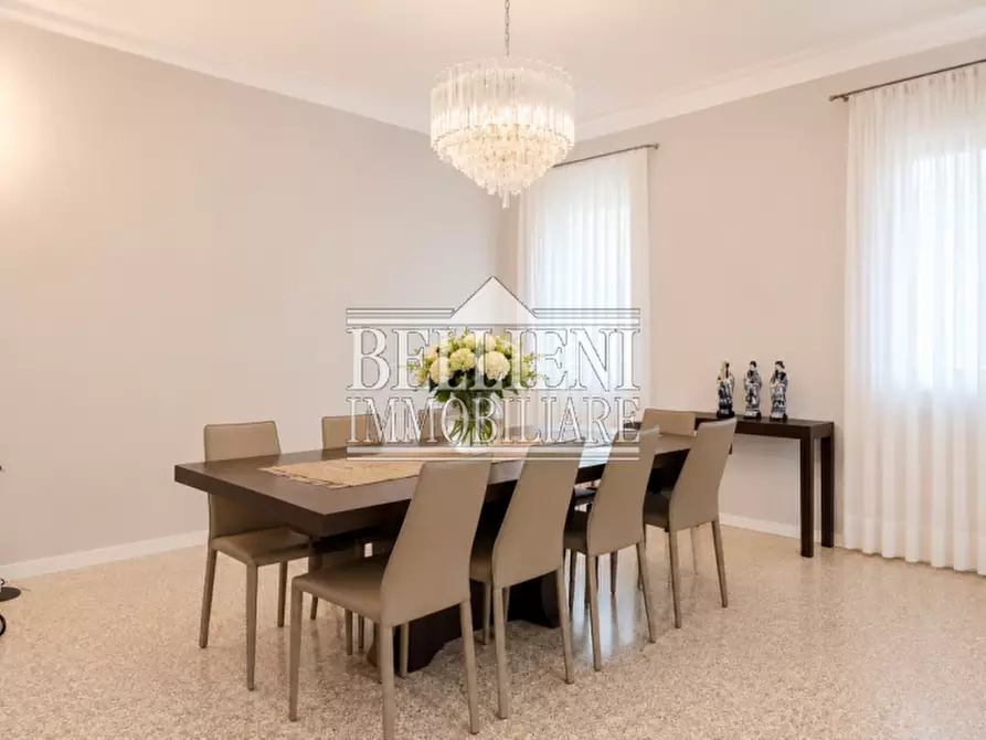Immagine 4 di Villa in vendita  in Contra' Porta Santa Lucia a Vicenza