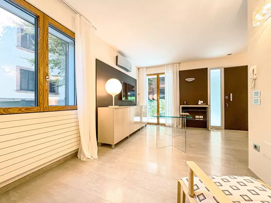 Immagine 7 di Casa indipendente in vendita  in Via Duchessa di Genova n.61/b a Stresa