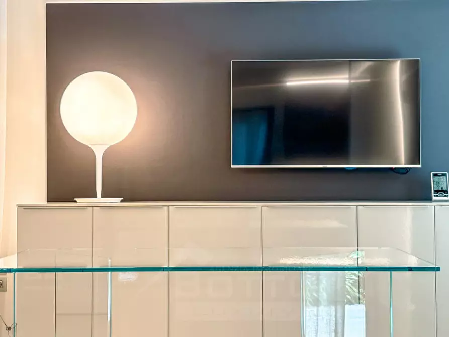 Immagine 9 di Casa indipendente in vendita  in Via Duchessa di Genova n.61/b a Stresa