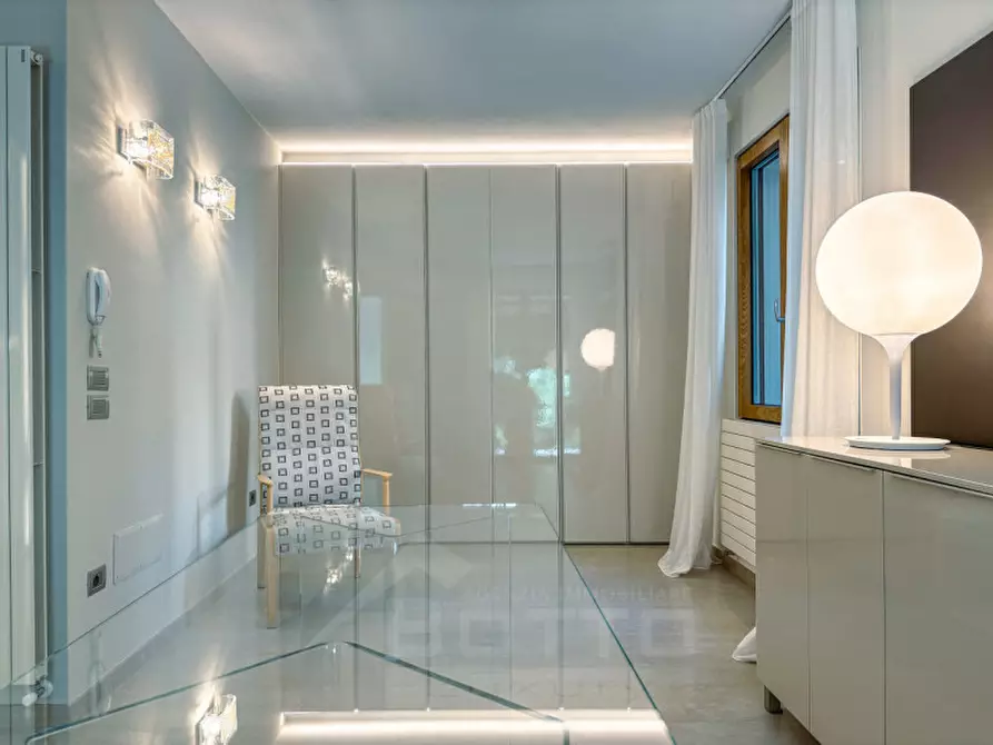 Immagine 11 di Casa indipendente in vendita  in Via Duchessa di Genova n.61/b a Stresa