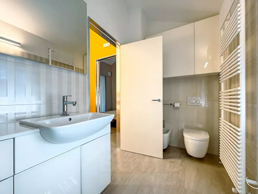 Immagine 14 di Casa indipendente in vendita  in Via Duchessa di Genova n.61/b a Stresa