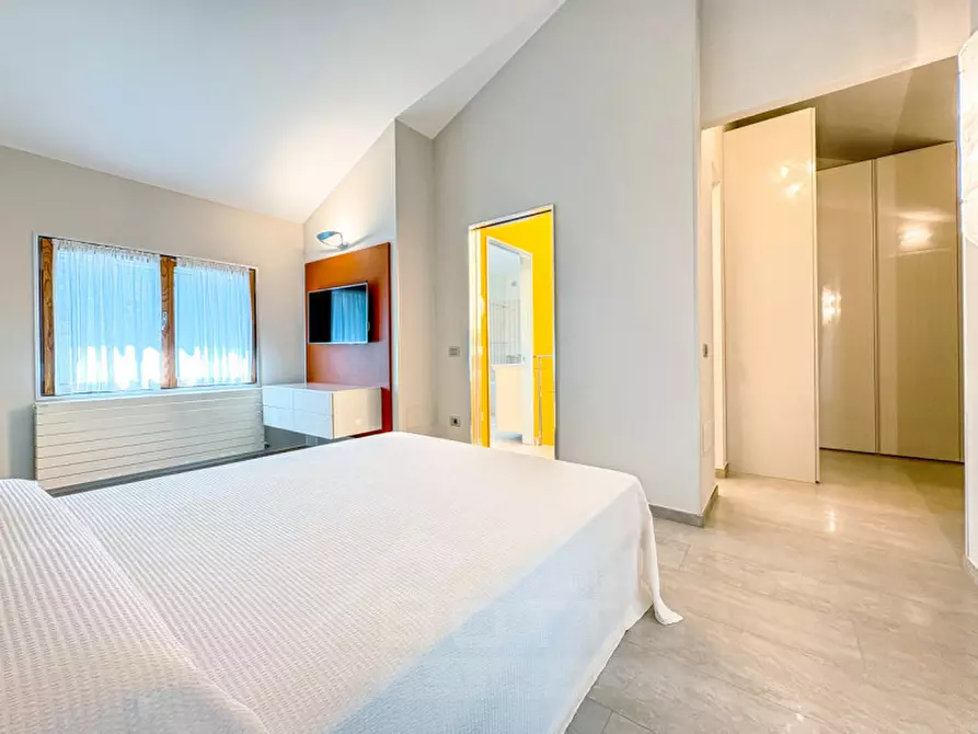 Immagine 19 di Casa indipendente in vendita  in Via Duchessa di Genova n.61/b a Stresa