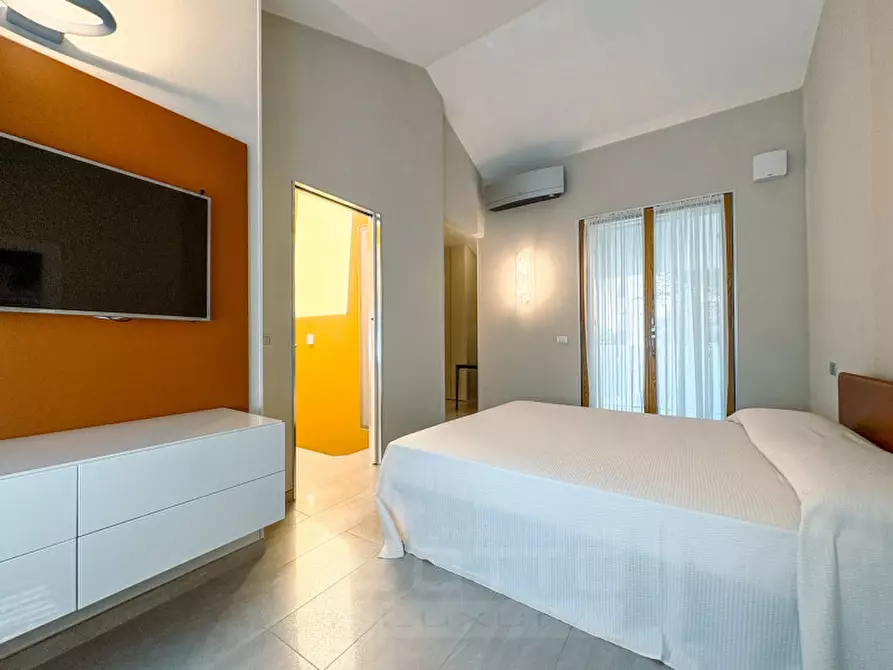 Immagine 21 di Casa indipendente in vendita  in Via Duchessa di Genova n.61/b a Stresa