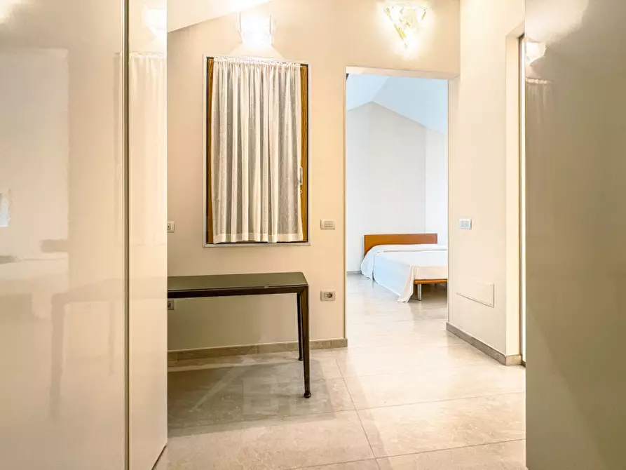 Immagine 26 di Casa indipendente in vendita  in Via Duchessa di Genova n.61/b a Stresa