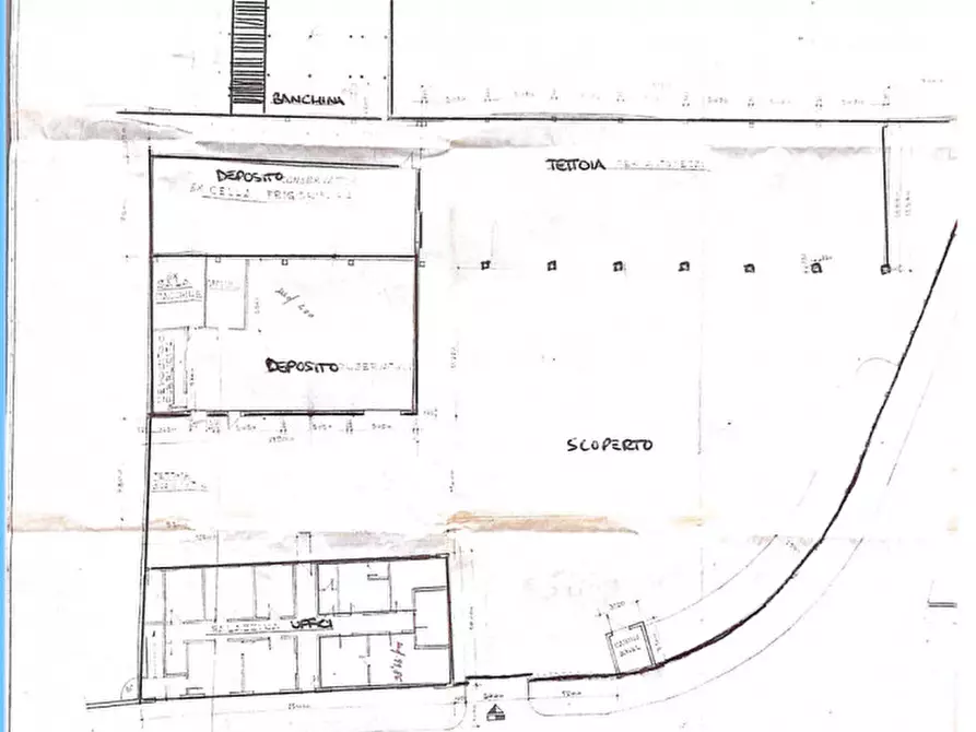 Immagine 12 di Capannone industriale in affitto  in VIA G. GOZZI 55 a Venezia