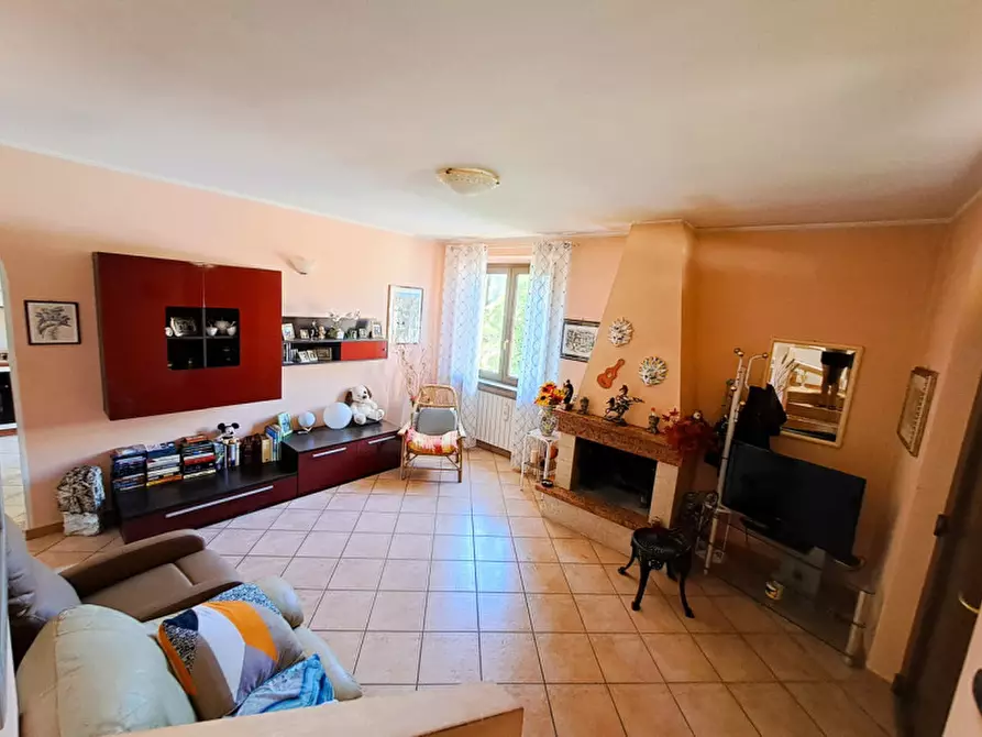 Immagine 6 di Villa in vendita  a Passignano Sul Trasimeno