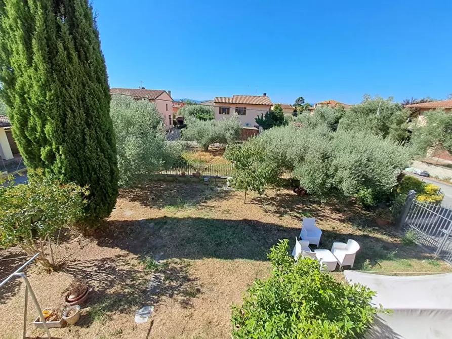 Immagine 13 di Villa in vendita  a Passignano Sul Trasimeno