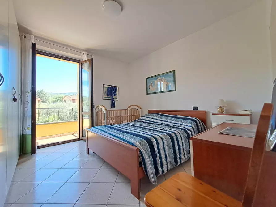 Immagine 14 di Villa in vendita  a Passignano Sul Trasimeno