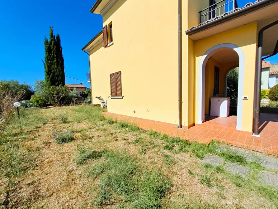 Immagine 35 di Villa in vendita  a Passignano Sul Trasimeno