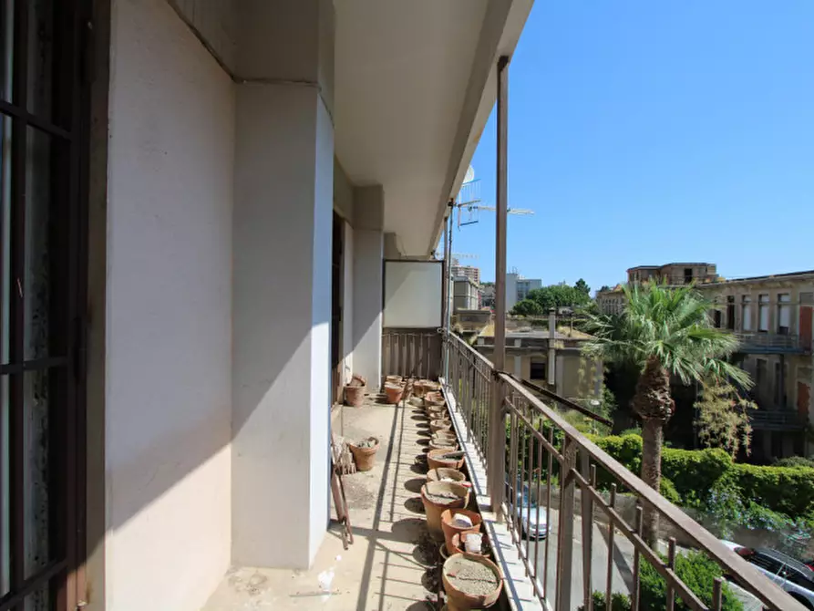 Immagine 2 di Appartamento in vendita  in Viale Regina Elena 530 a Messina