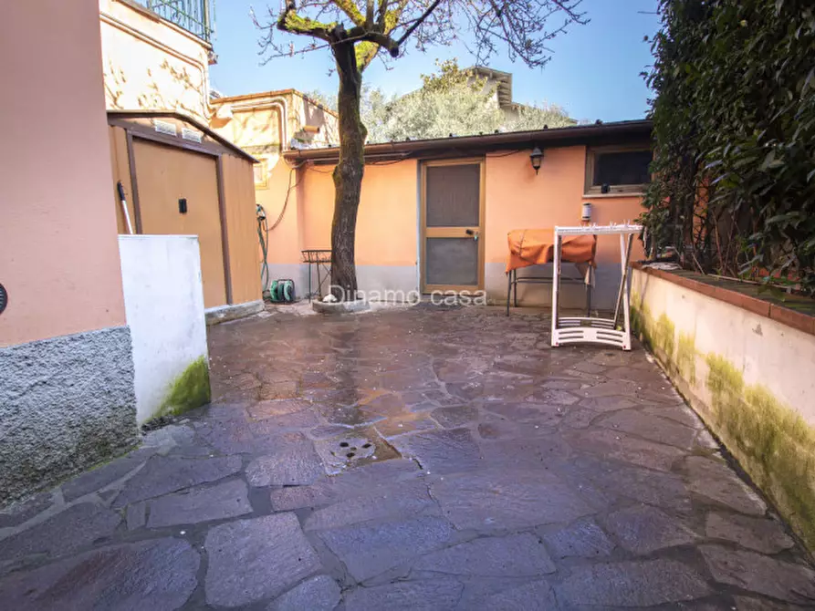 Immagine 16 di Casa indipendente in vendita  in Via Andrea Guazzalotri a Prato