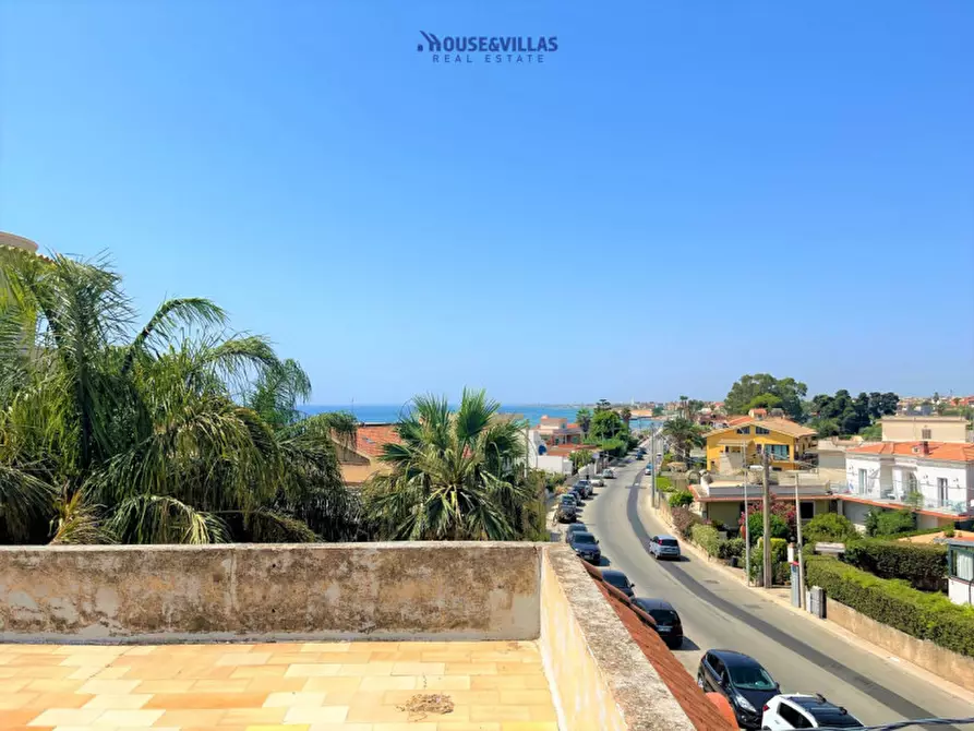 Immagine 1 di Appartamento in vendita  in Via Sandro Pertini a Avola