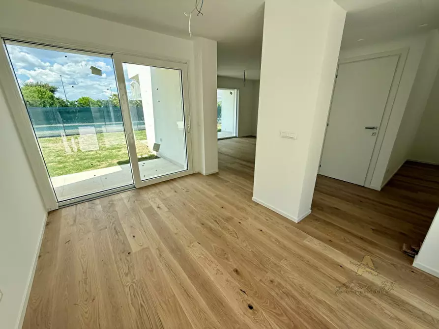 Immagine 5 di Villetta a schiera in vendita  in Viale Europa a Lignano Sabbiadoro