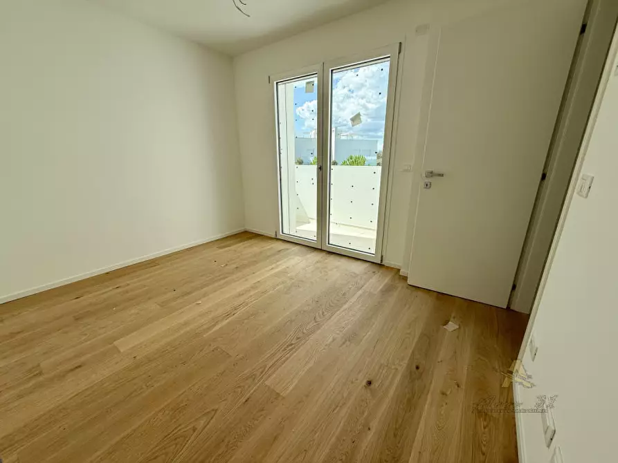 Immagine 7 di Villetta a schiera in vendita  in Viale Europa a Lignano Sabbiadoro