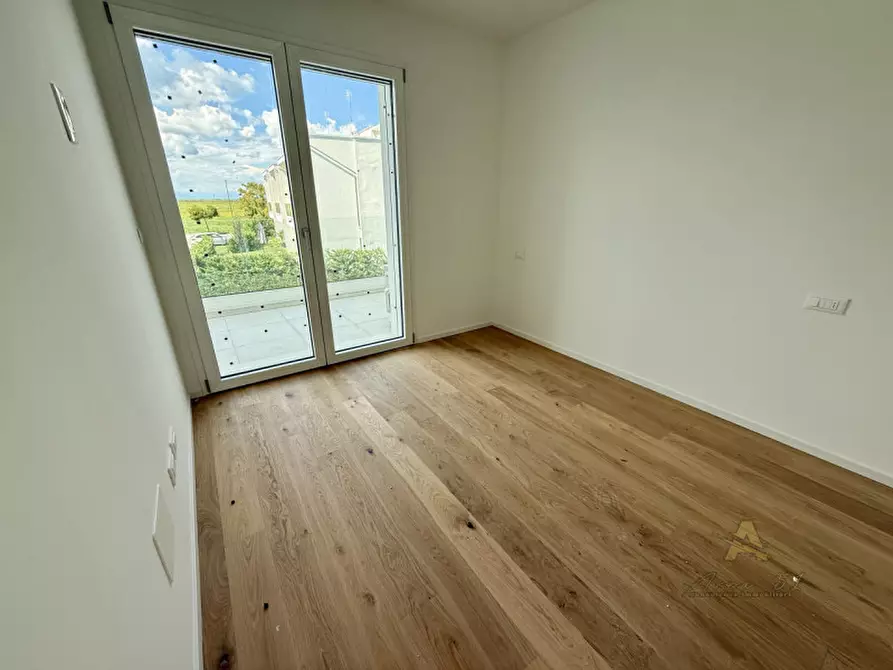 Immagine 8 di Villetta a schiera in vendita  in Viale Europa a Lignano Sabbiadoro