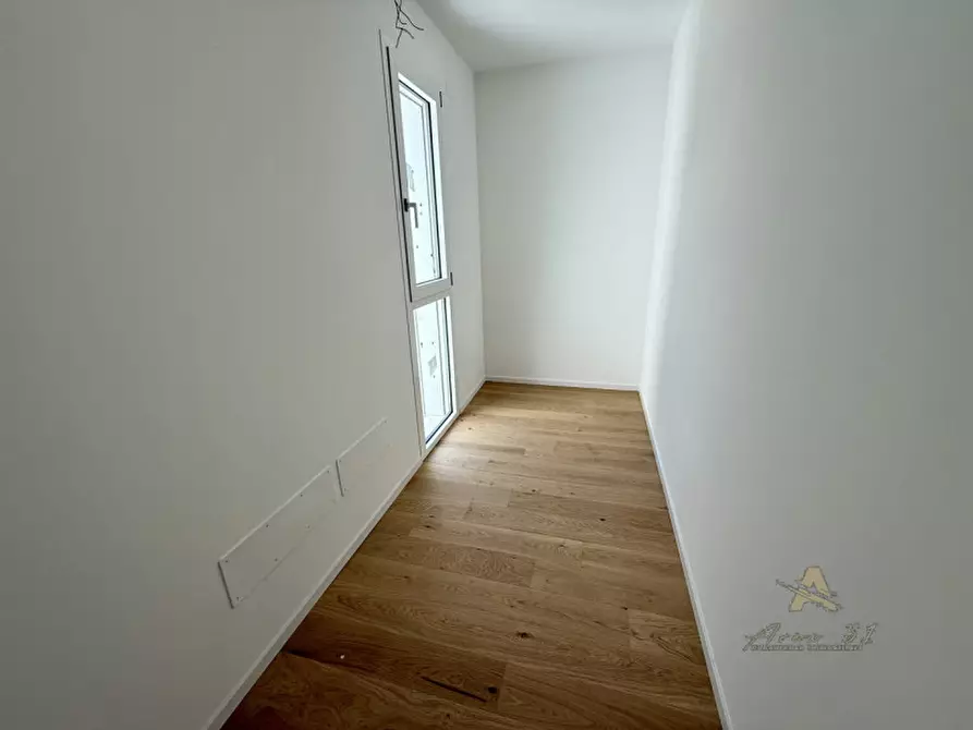 Immagine 9 di Villetta a schiera in vendita  in Viale Europa a Lignano Sabbiadoro