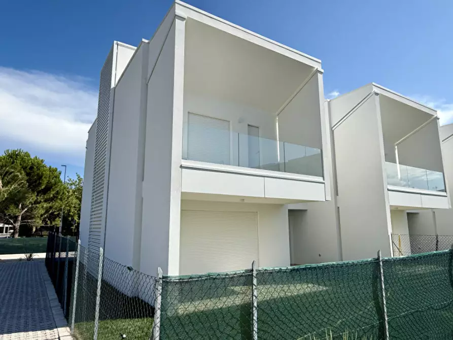 Immagine 21 di Villetta a schiera in vendita  in Viale Europa a Lignano Sabbiadoro